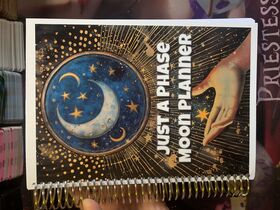 Just a Phase Moon Planner: Undated Horizontal